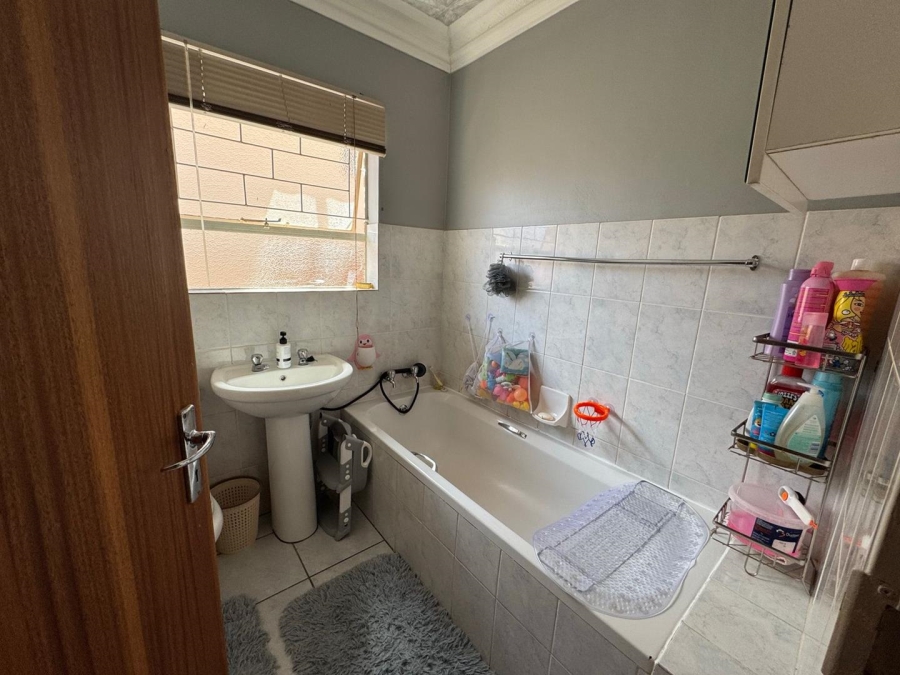 3 Bedroom Property for Sale in Camelot Northern Cape